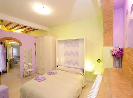 Alla Maison Di Alessia Bed and Breakfast Perugia Habitación foto